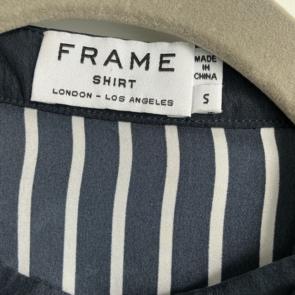 Frame Women’s Navy Le Sleeveless Button Top 100% Silk Navy/White Stripe Sz Small - Picture 4 of 8